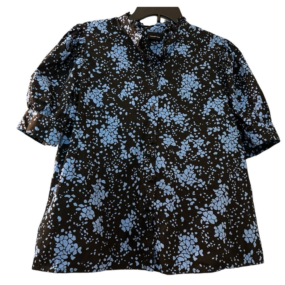 WHO WHAT WEAR button down shirt, boxy, short pouf sleeves, black & blue designs